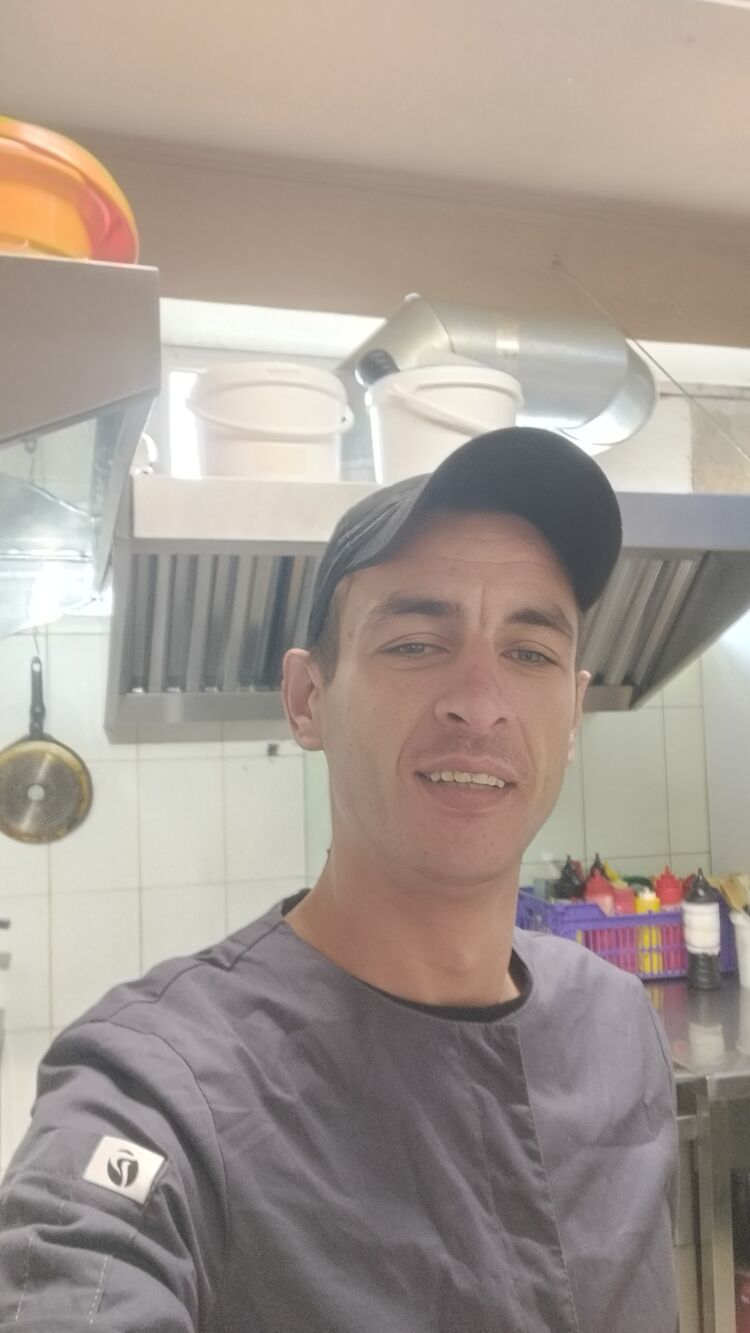  32792699  , 37 ,    