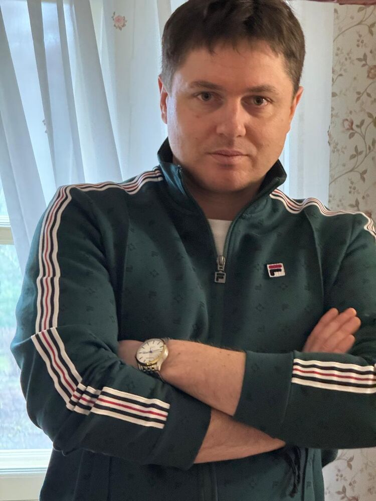 53550219  Igor, 37 ,    