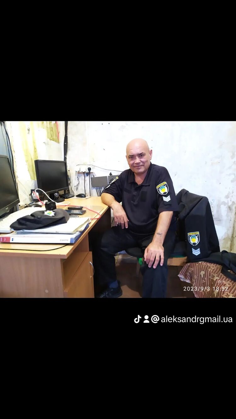  41936549  , 51 ,    