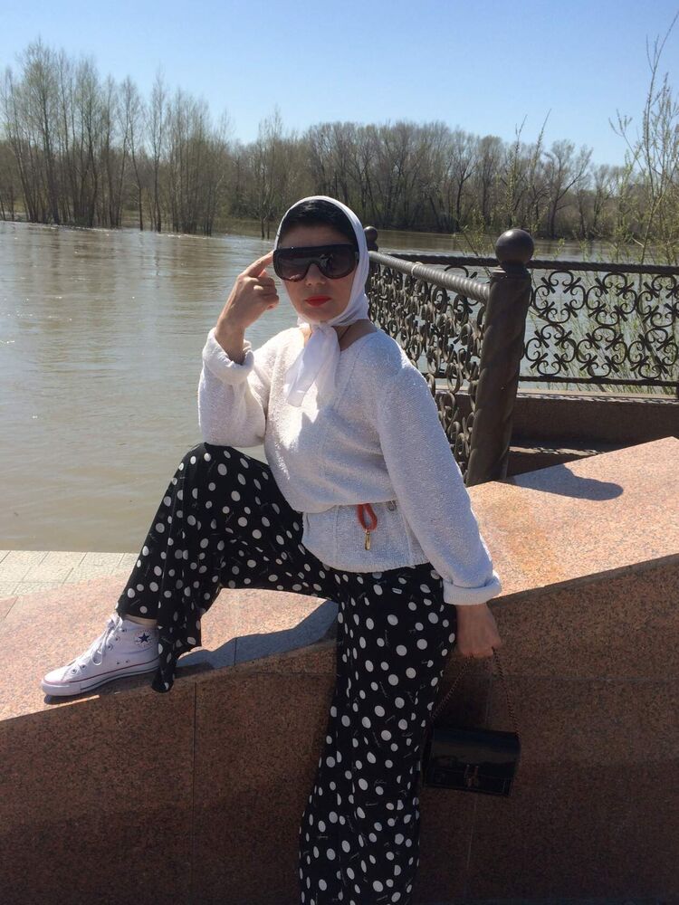  22927239  Irina, 49 ,    
