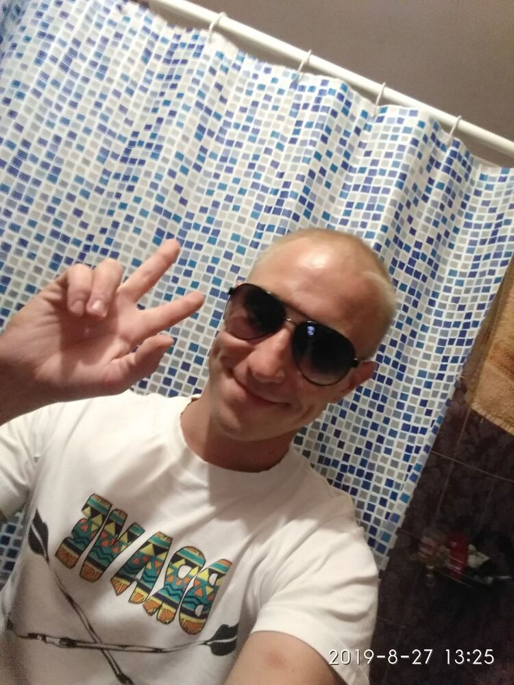 17261899  Vadim, 36 ,    