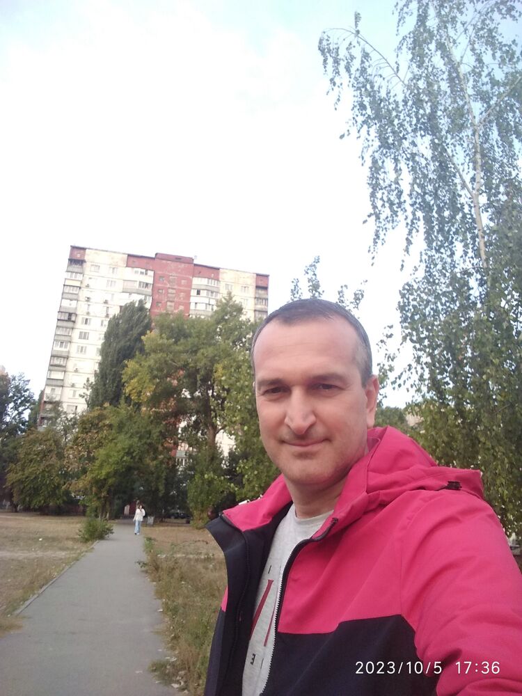  46679919  David, 47 ,    