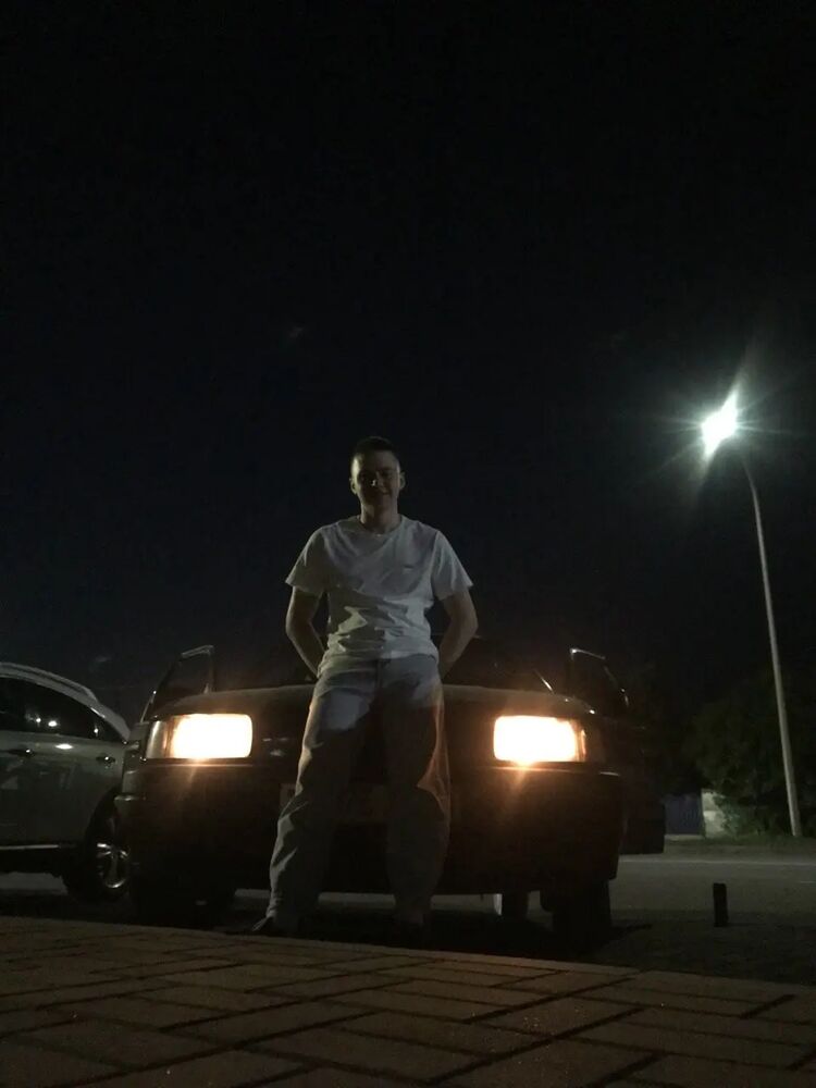  49722929  Vlad, 23 ,    