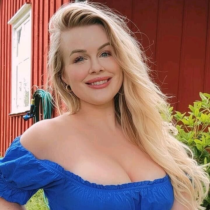  ,   Lilli, 25 ,   ,   