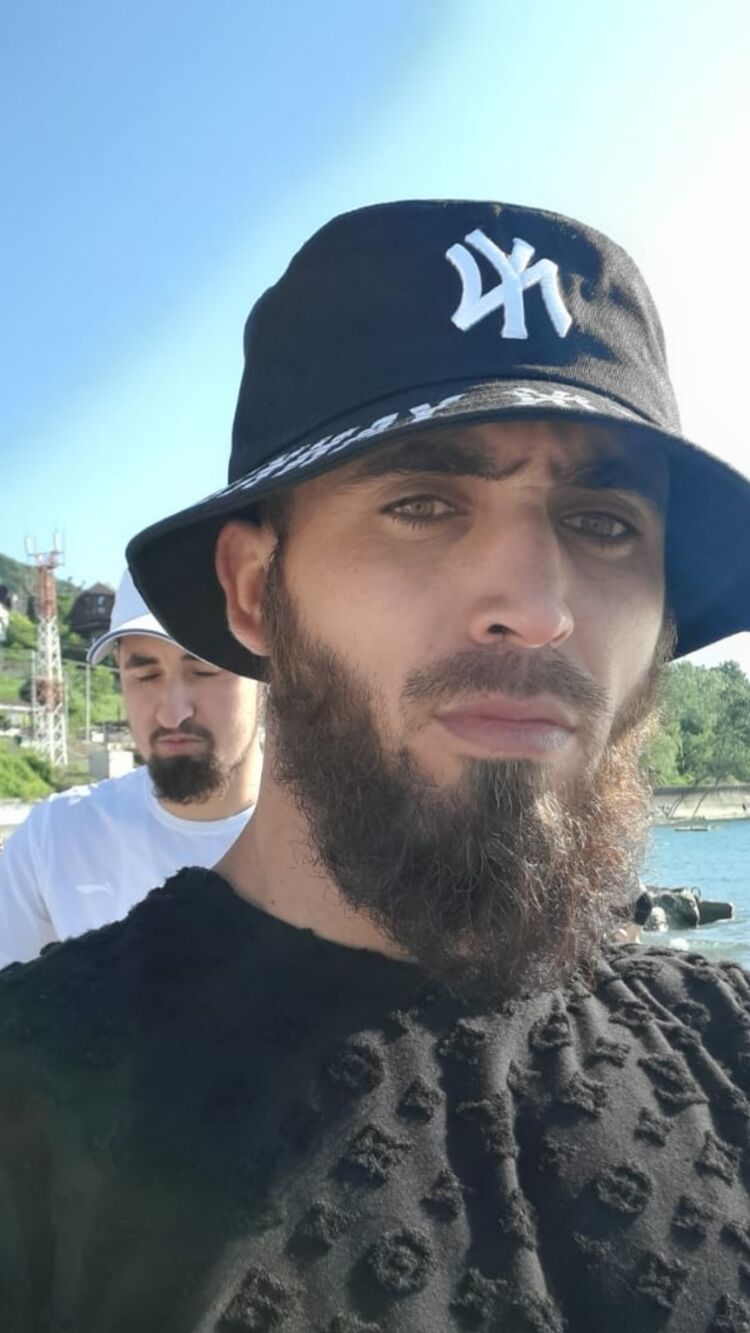  26940139  Daniel, 30 ,    