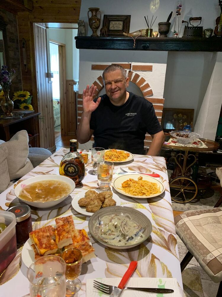  54491199  Andrew, 44 ,    Trivero