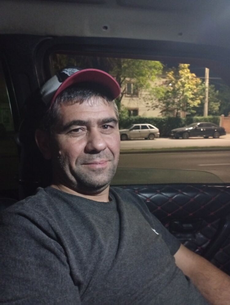  52225099  , 42 ,    --