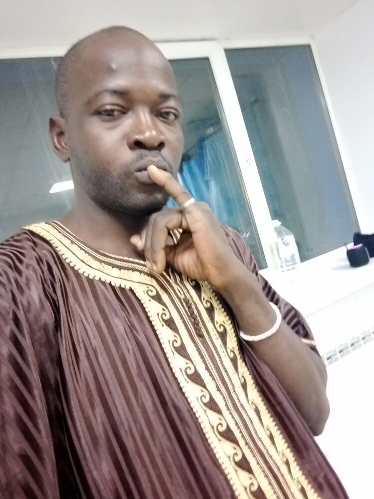  40441109  , 25 ,    N'djamena