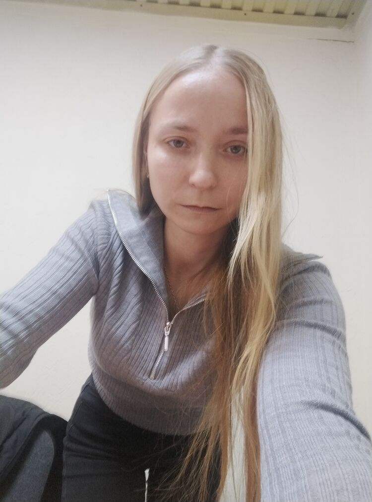  45588609  Veronika, 32 ,    