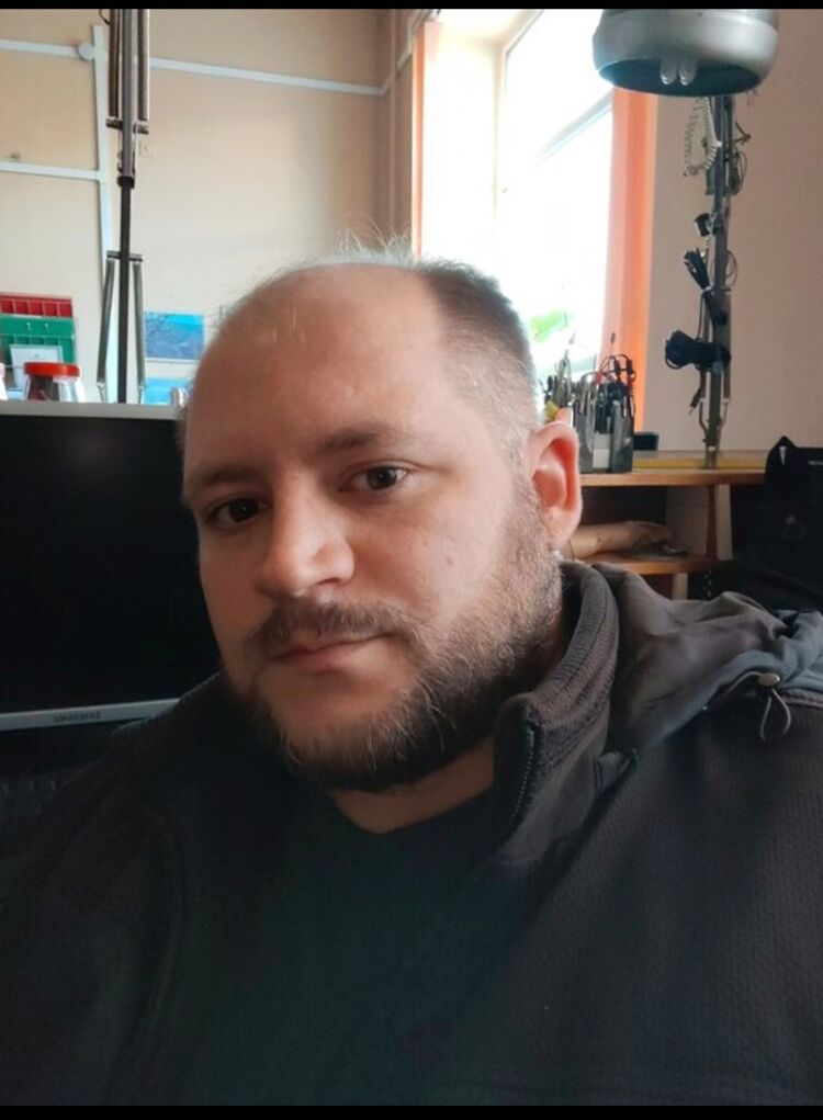  46958989  , 33 ,    
