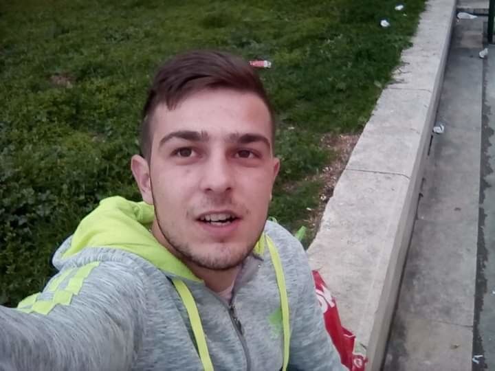  18145209  Haris, 27 ,    