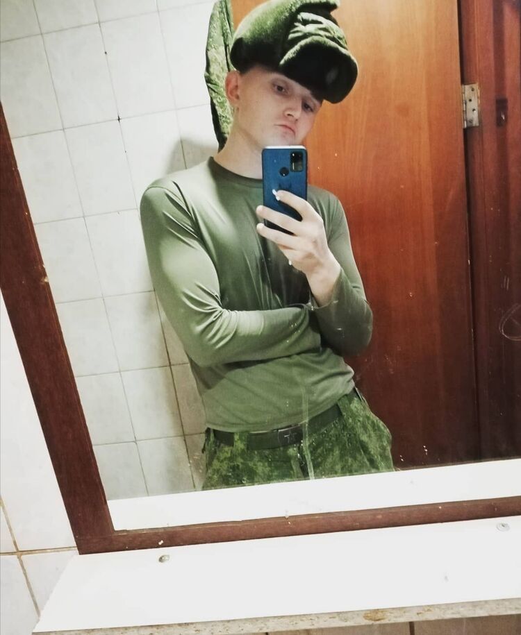  33698569  , 24 ,    