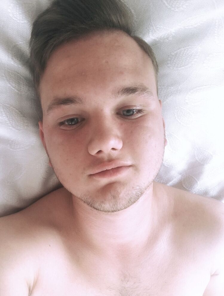  ,   Viktor, 28 ,   