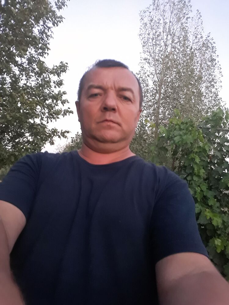  32697679  , 52 ,    