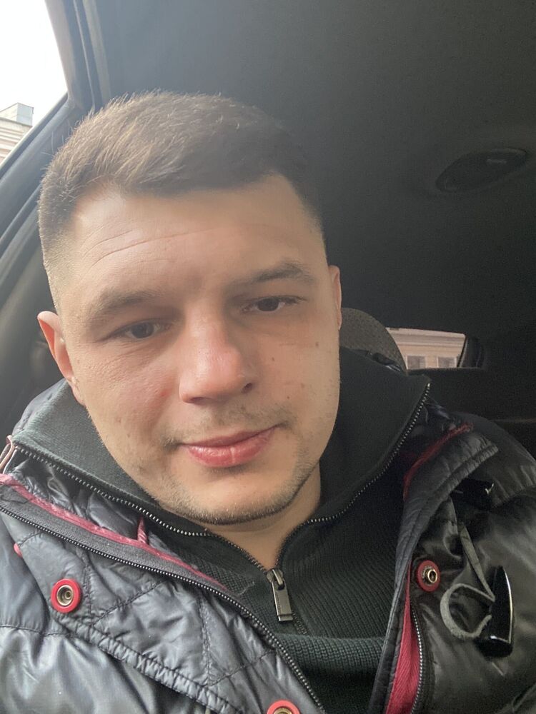  28445799  Anton, 38 ,    