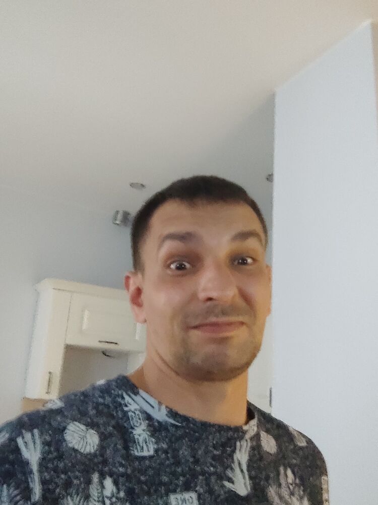  35648409  Vasilii, 40 ,    