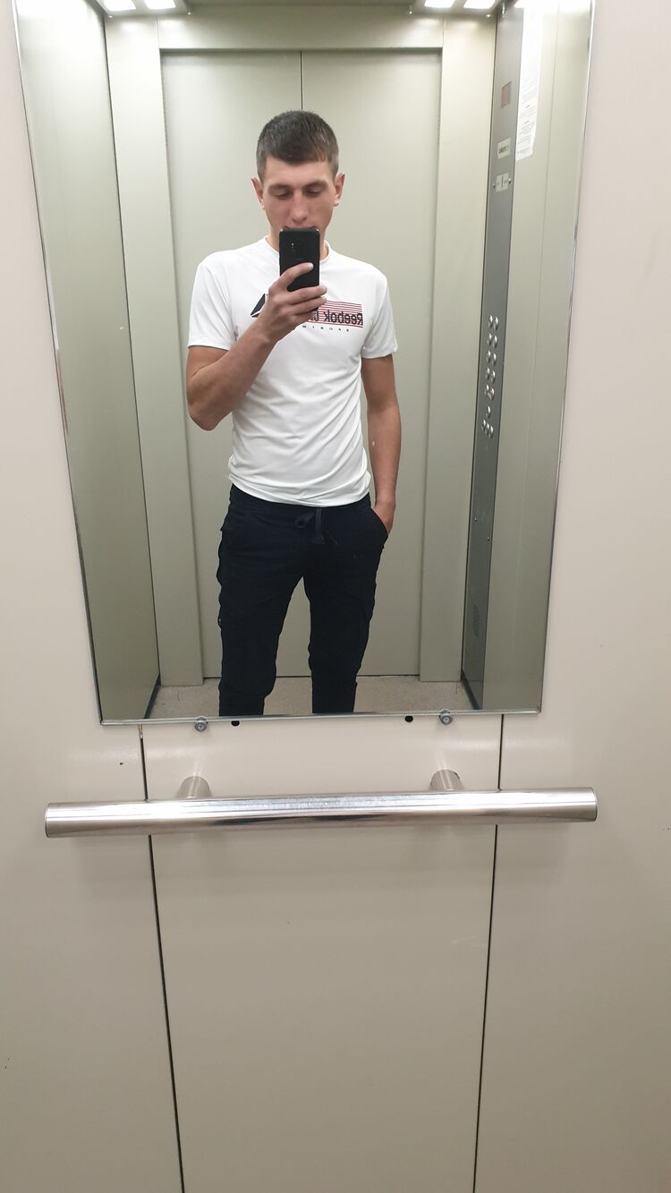  26713349  Anton, 27 ,    