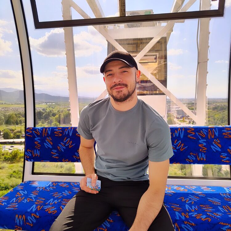  42430449  Oleg, 31 ,    