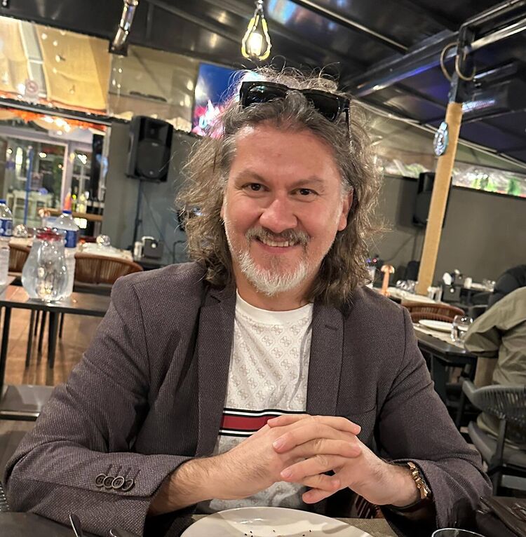  44826229  William, 60 ,    