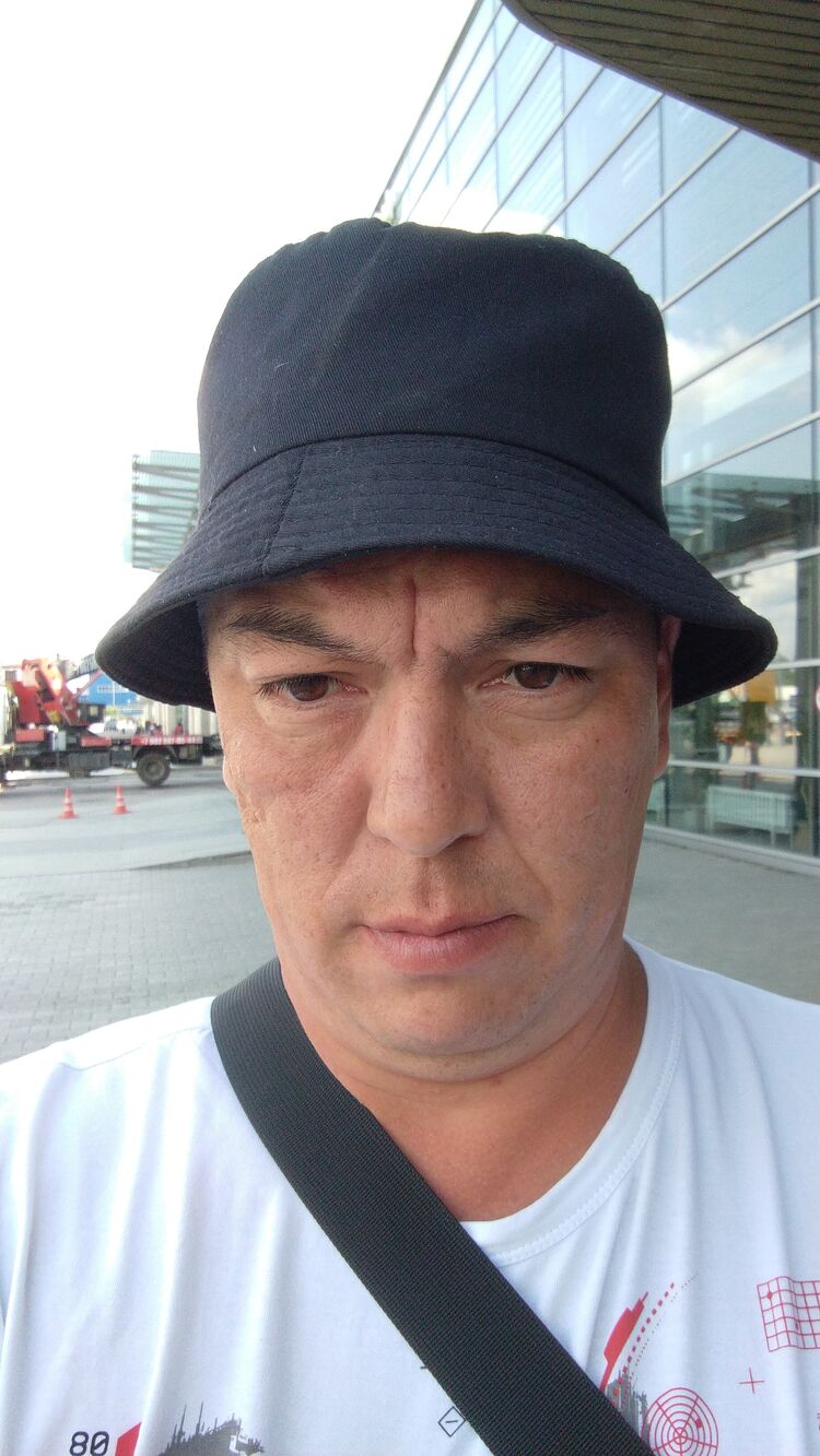  53837999  Mans, 42 ,    