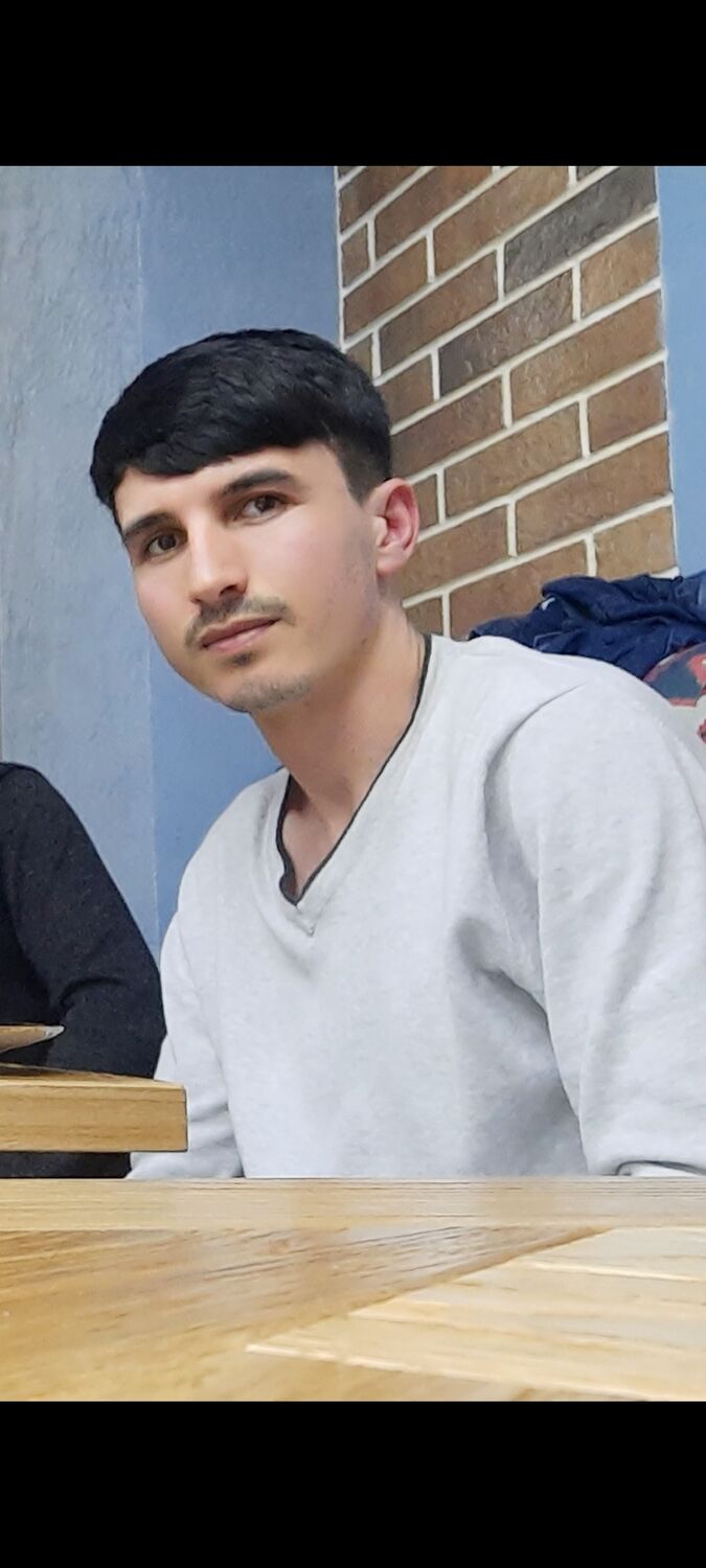  23461369  Yadgorovich, 28 ,    