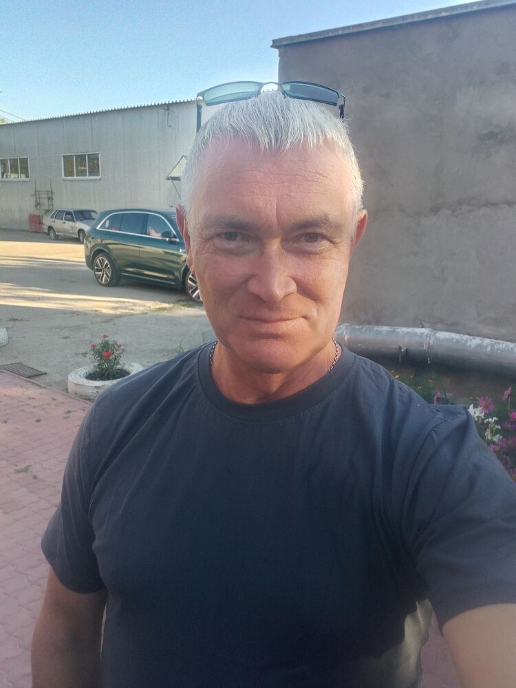  37592129  , 52 ,    