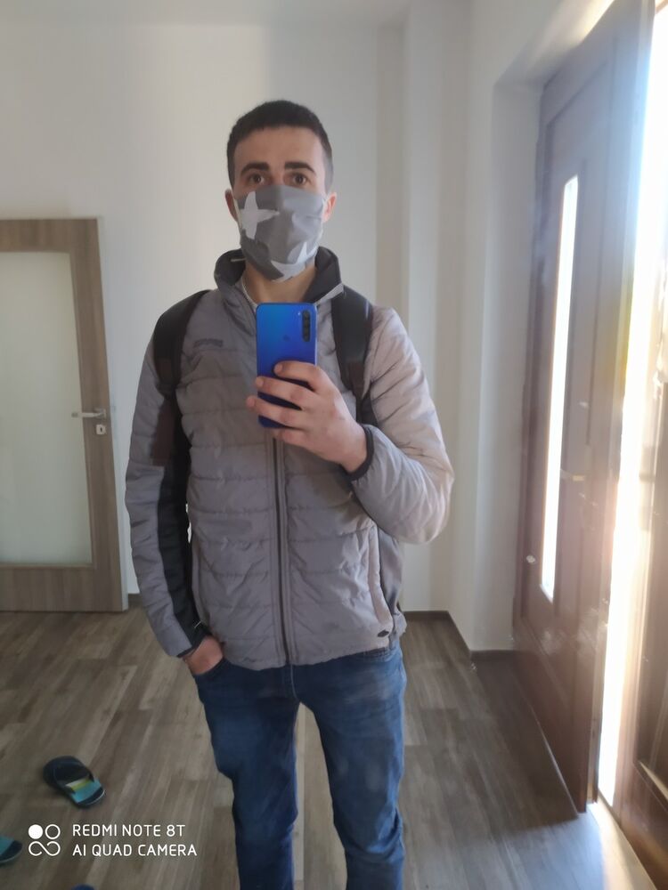  19733669  Alexander, 30 ,    Praha