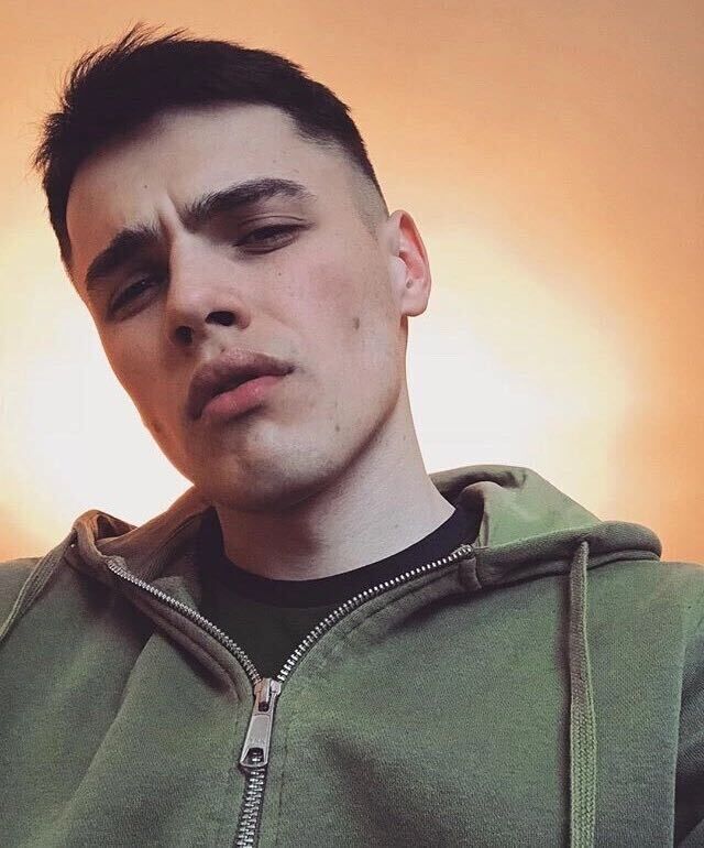  ,   Leon, 27 ,   ,   