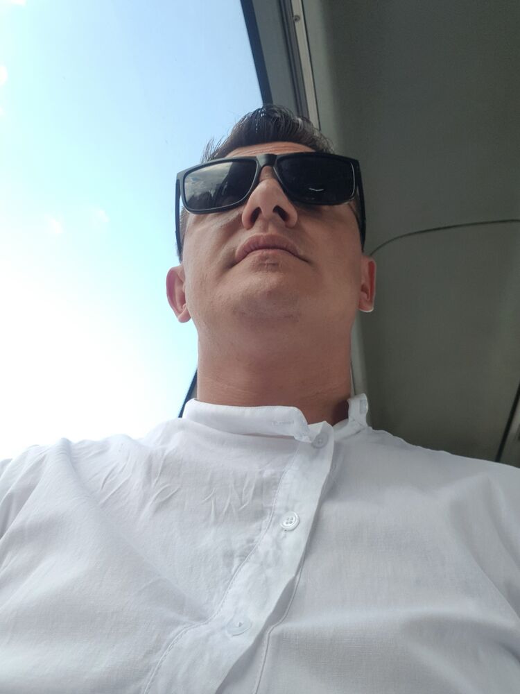  45863799  Anton, 30 ,    