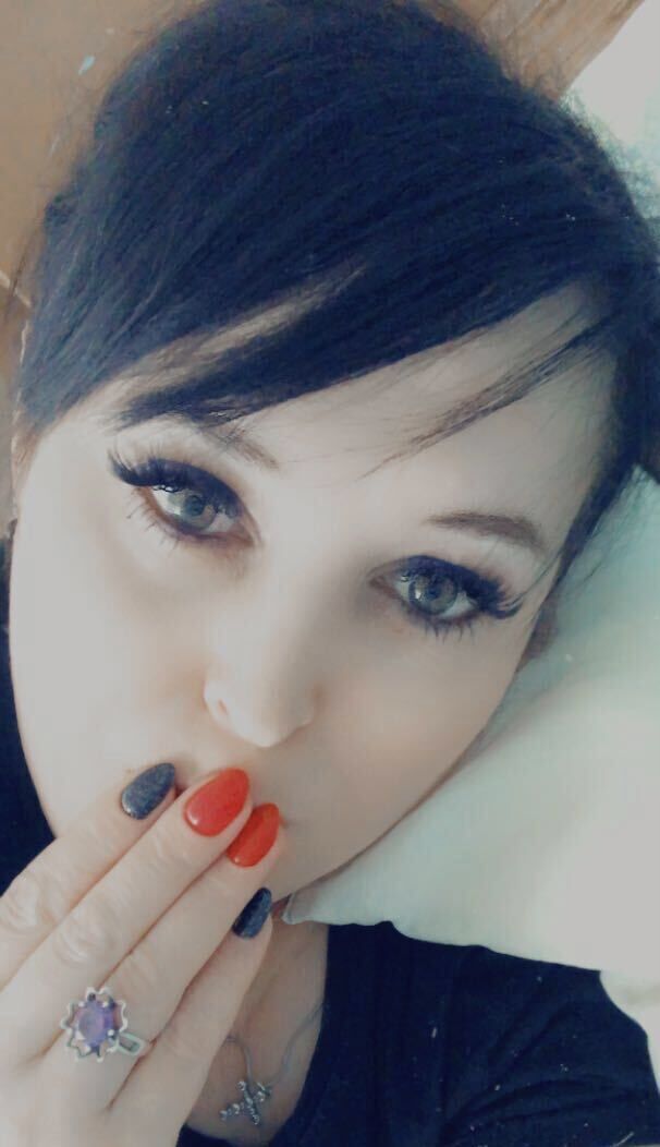  36670059  Victoria, 24 ,    