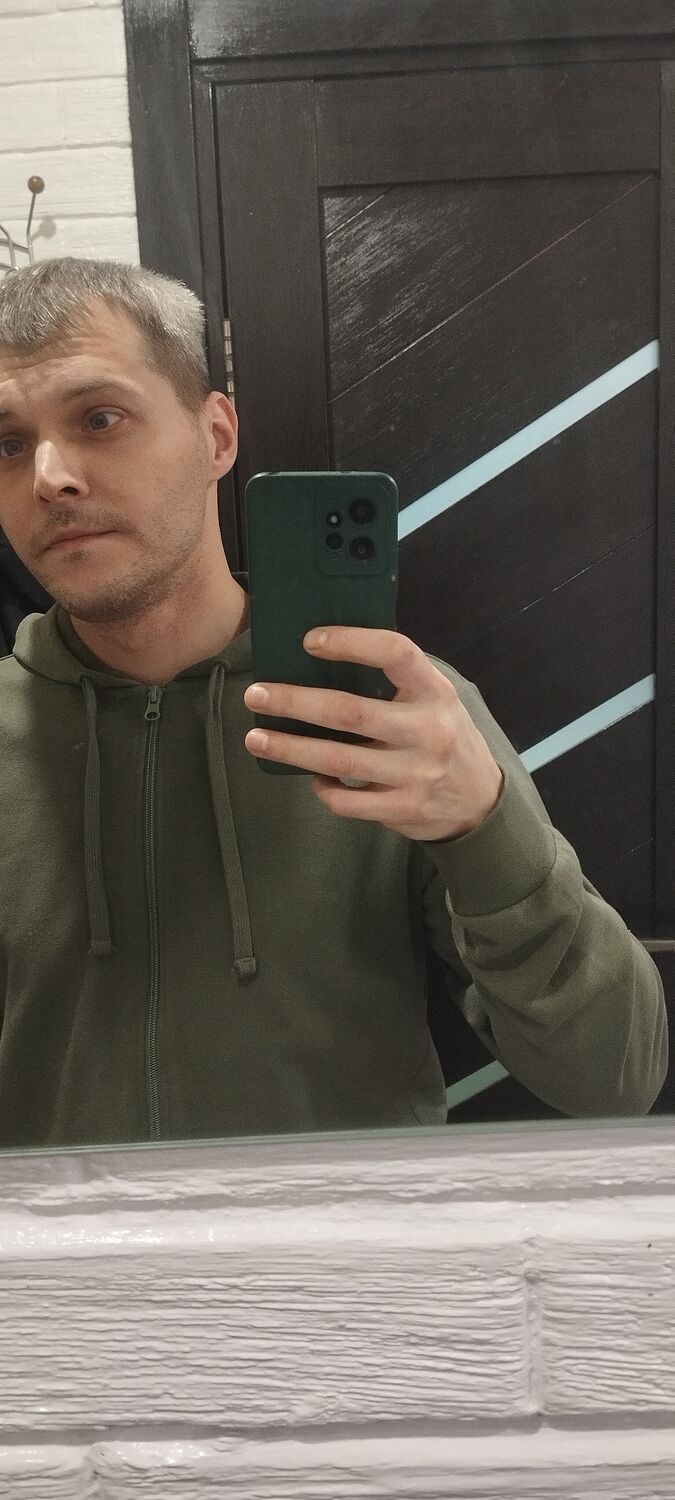  49888029  Andrei, 38 ,    