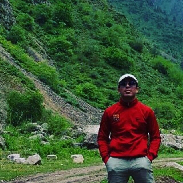  18711759  Davron, 28 ,    