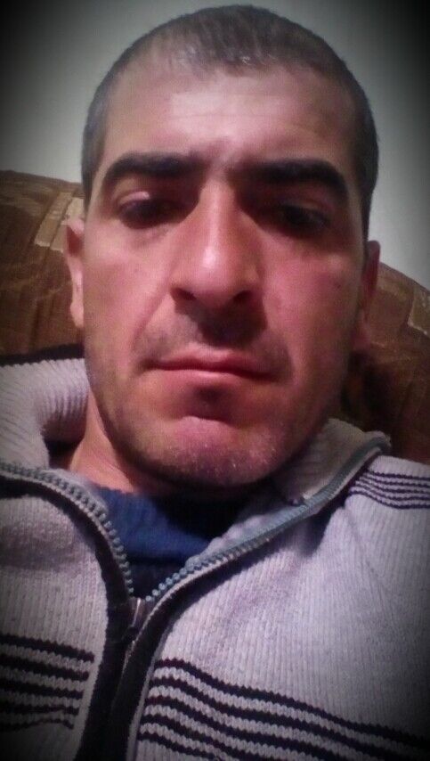  15503859  Artur, 43 ,    