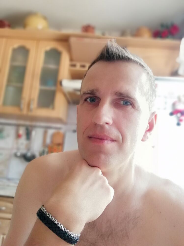  46067599  RUSLAN, 43 ,    