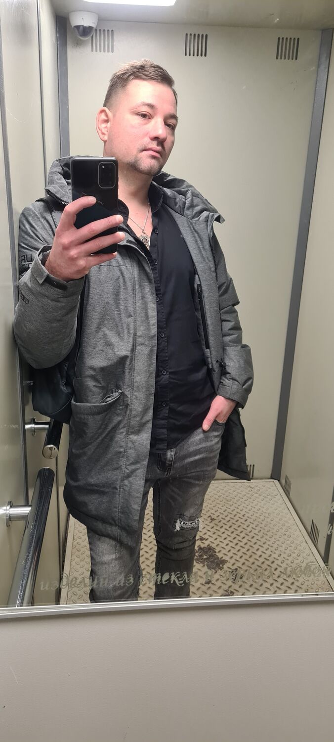  ,   Denis, 38 ,   ,   