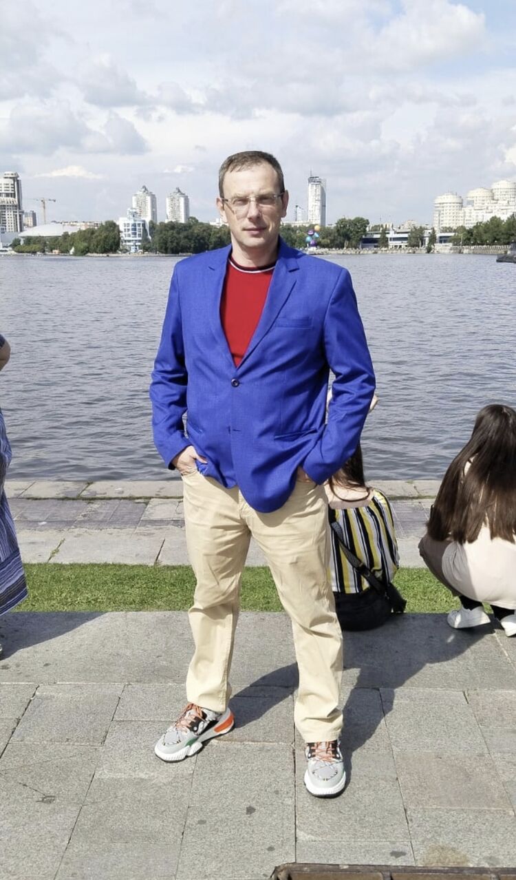  51600989  Vasily, 42 ,    
