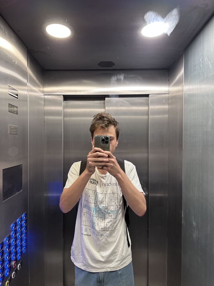  38219019  , 24 ,    