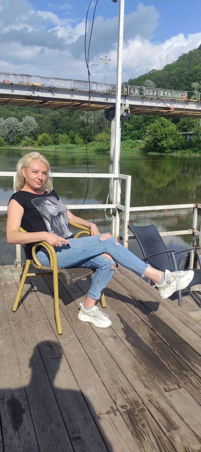  ,   Helena, 46 ,   c 