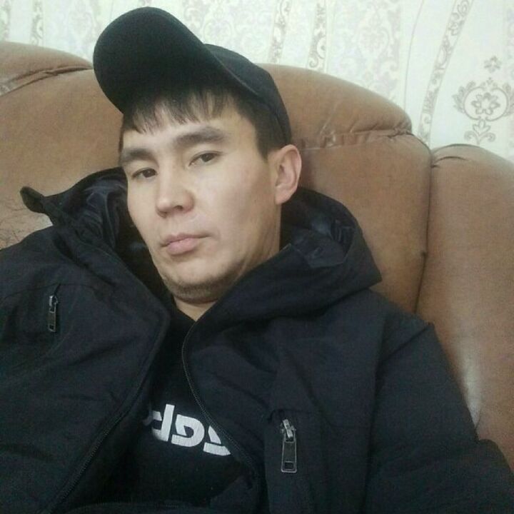  ,   Artur, 38 ,   ,   