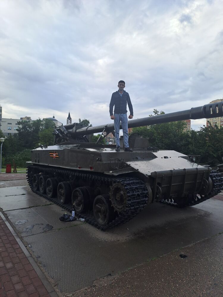  43961269  Namik, 43 ,    