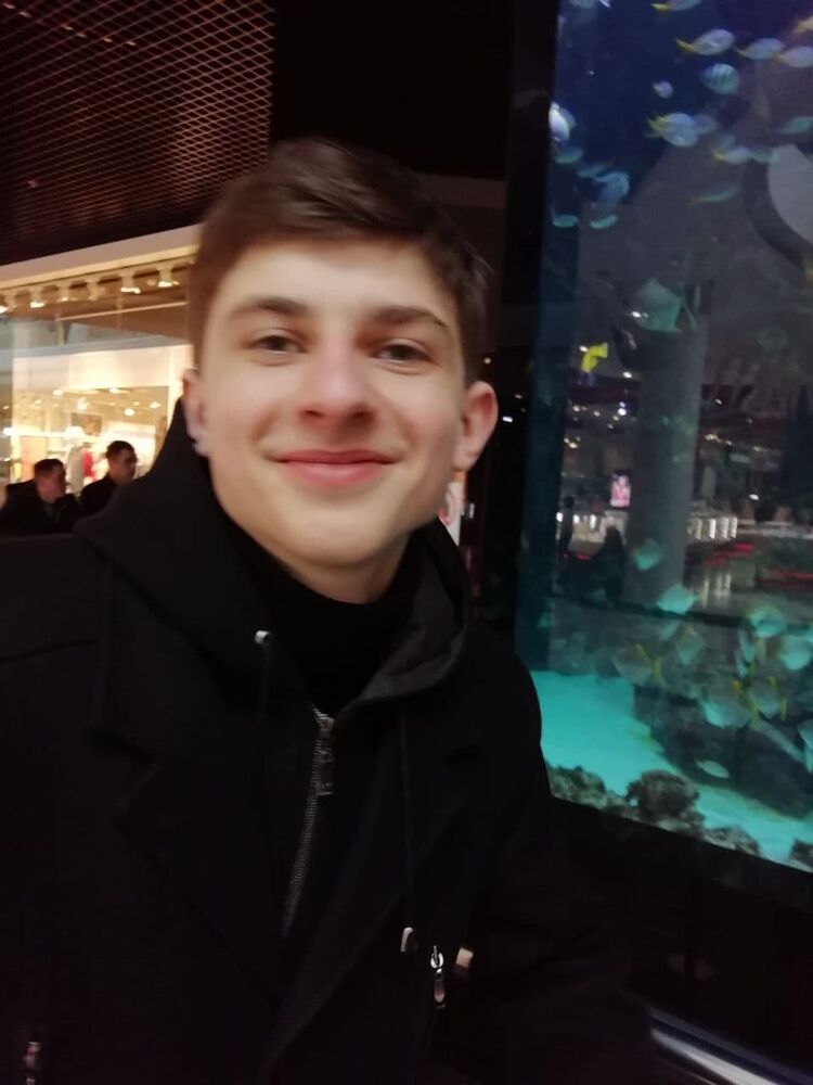  24233739  Slava, 26 ,    