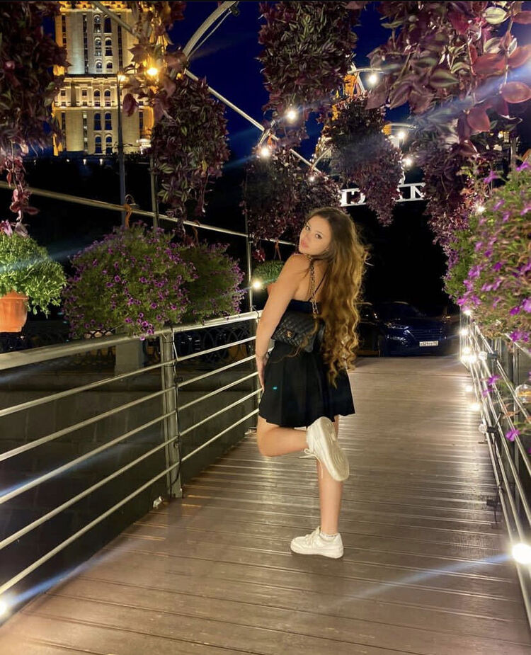  ,   Anastasia, 21 ,   ,   , 