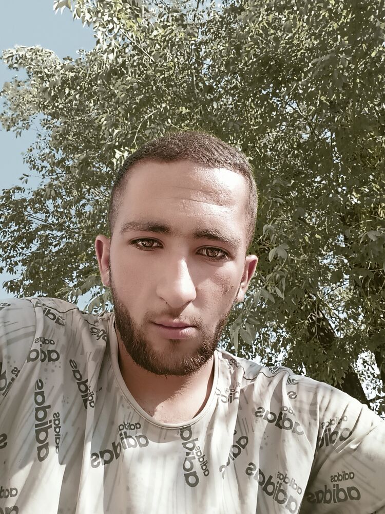  50023829  Arman, 23 ,    