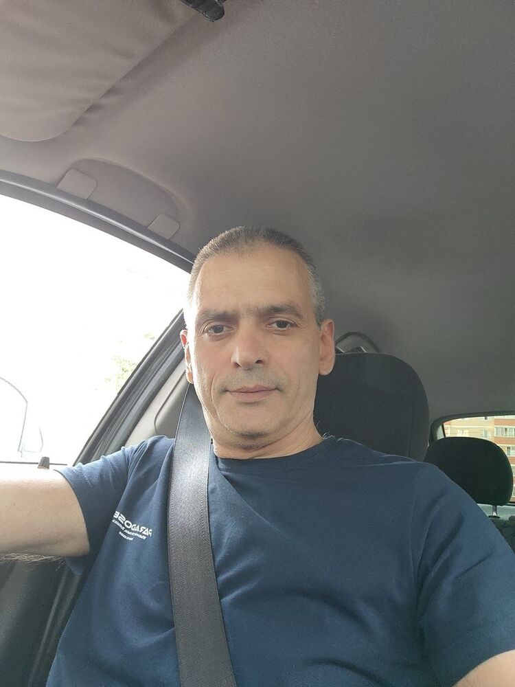  45392549  Kamo, 49 ,    