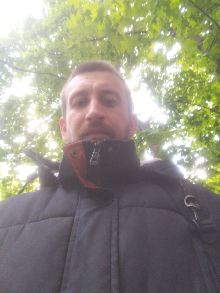  51512939  Denis, 40 ,    