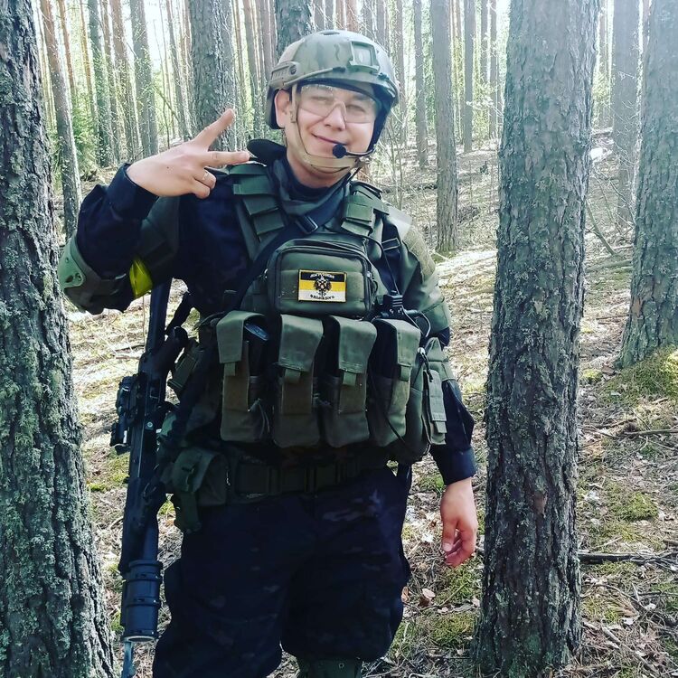  28544649  Robert, 30 ,    