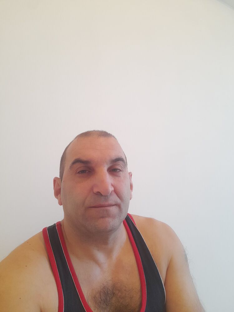  ,   Artur, 42 ,   ,   , c , 