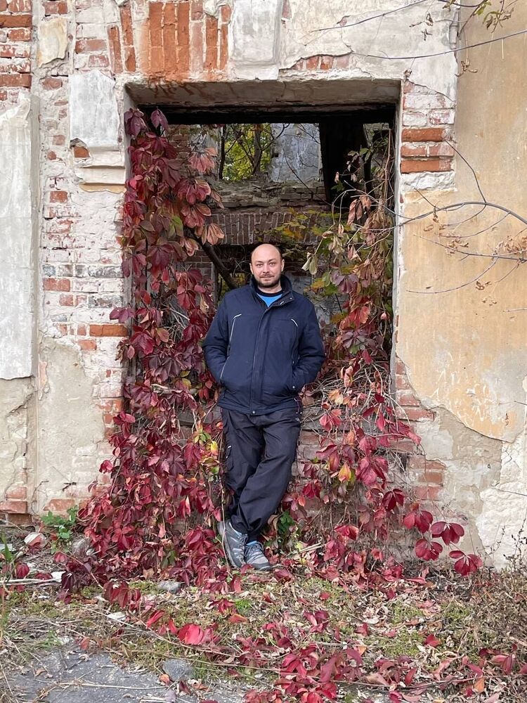  ,   Vladislav, 43 ,   ,   