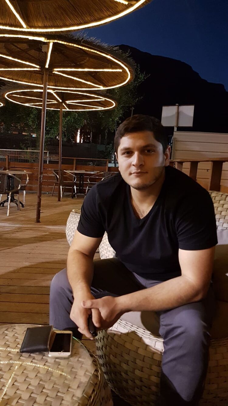  24703789  Ruslan, 33 ,    King George