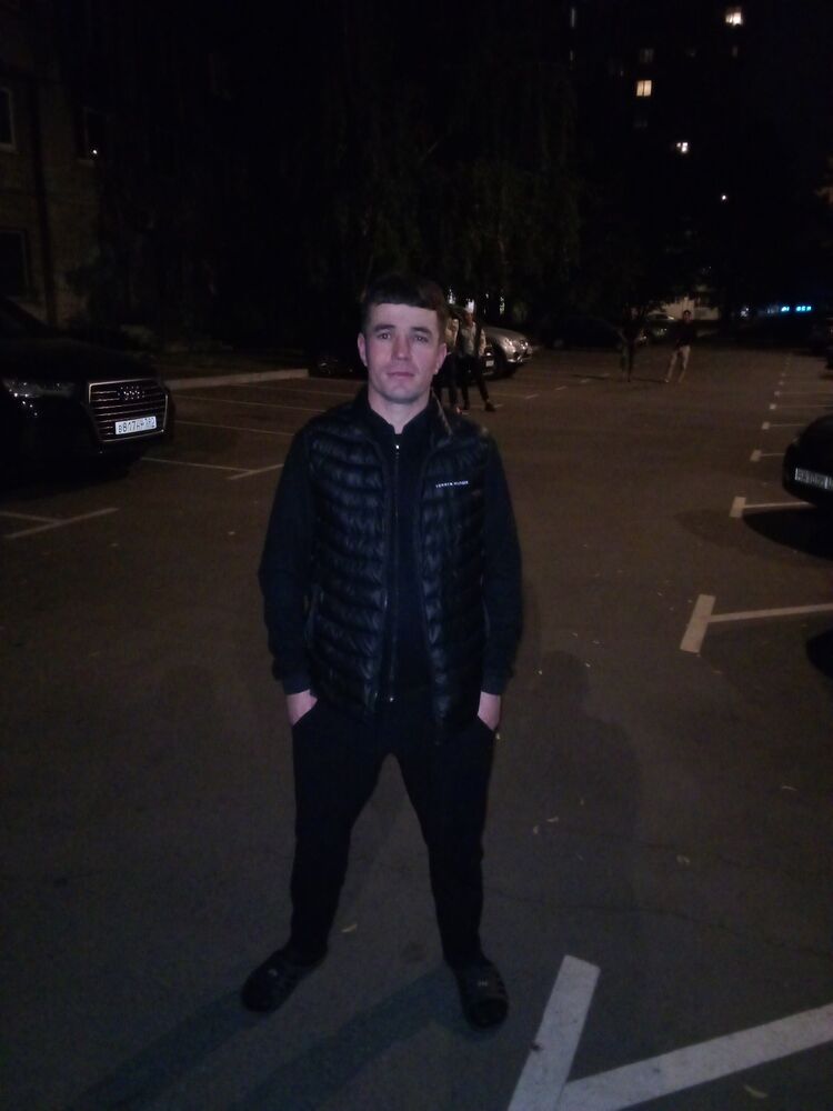  38245639  Bayon, 34 ,    